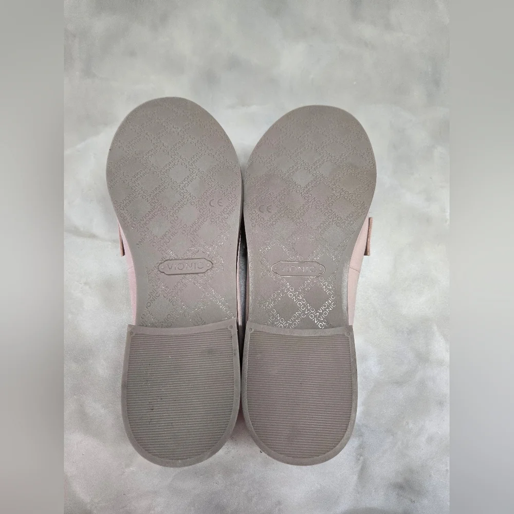 Vionic Light Pink Suede Avvy Loafers Size 7.5